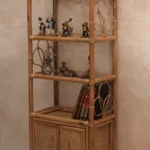 bibliothèque arrondie avec motif trêfle
