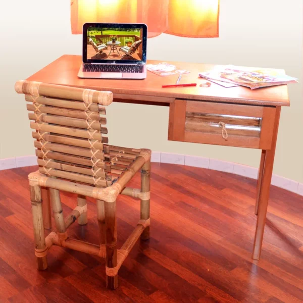 bureau seychelles et chaise